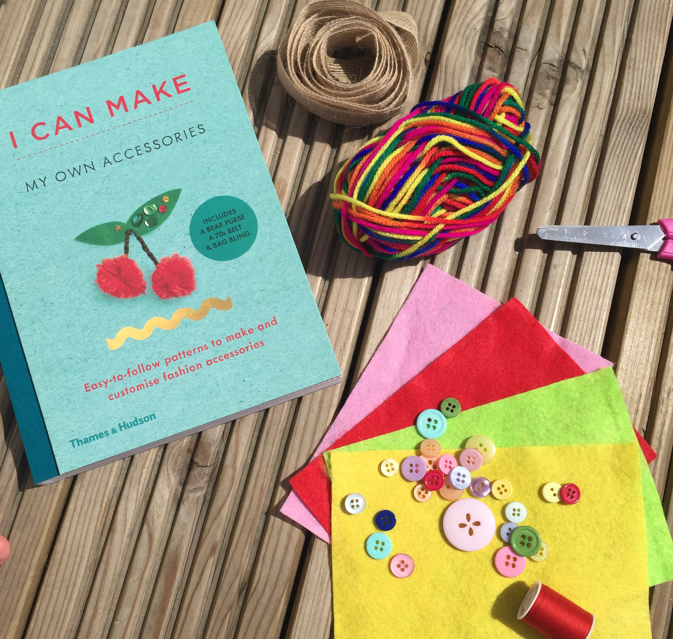 cocomamastyle | craft | school holiday activities | i can make book2